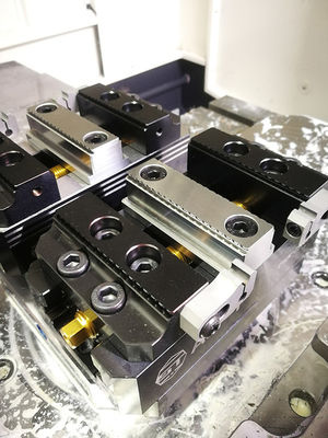 อุปกรณ์จับยึดแกน 3Kg ช่วงการหนีบ 50 มม. ปากกาจับ 4 แกนสแตนเลส