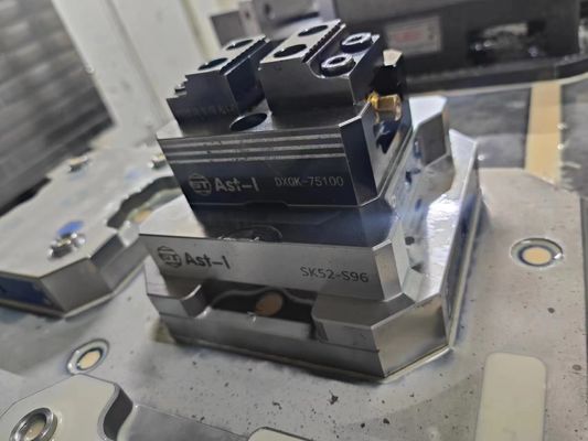DXQ-75100 Vise Self Centering 60Nm การแลกเปลี่ยนรวดเร็วด้วยคานที่กําหนดเอง