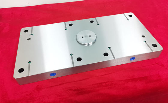 อัธยาศัยแกนสนับสนุน 3/4/5 Axis Cnc ทํางานกับ 1 และความแม่นยําสูง 0.005mm ความแม่นยําซ้ํา