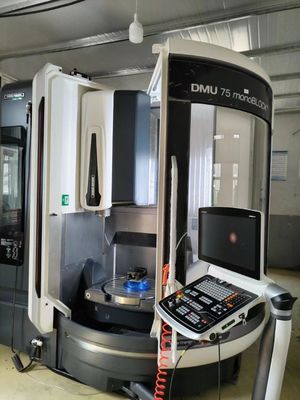 ความแม่นยําสูง Self-Centering จับและ 4 หลุม มือ Fixture สําหรับ 5 axis Cnc การทํางานโดย 96 ซีรีส์